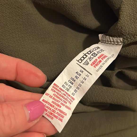 BooHoo dark green flowing blouse - Picture 6 of 7